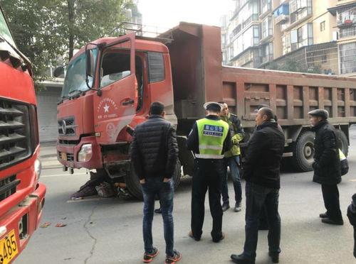 国产电动车被压扁视频,安全性引关注